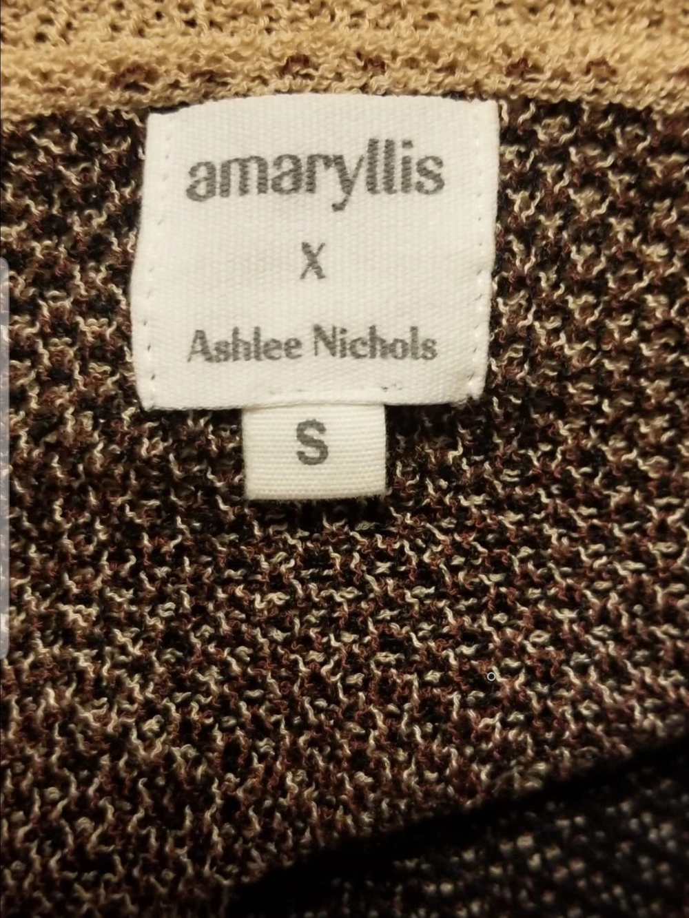 Amaryllis Cottagecore Coquette V-Neck Sweater Black & White Striped Sleeves - Picture 4 of 4